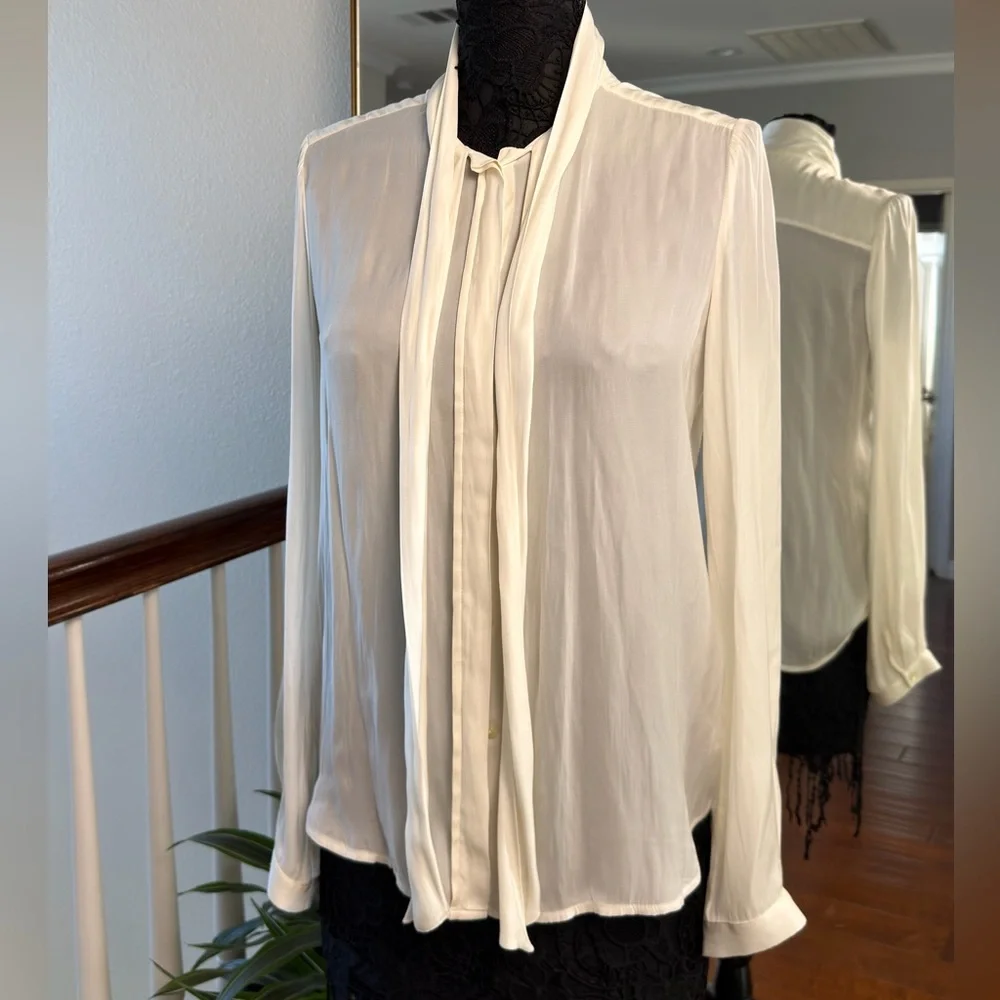 DKMY Elegant White blouse with bow✨ - Picture 4 of 7